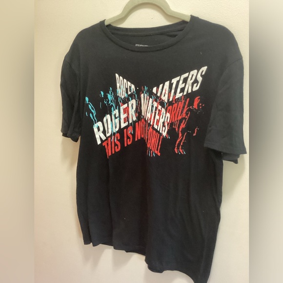 Roger Waters graphic tee. This Is Not a Drill 2023 concert tour. - Picture 1 of 5